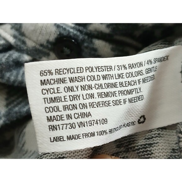 Y2K Colsie Women's Plaid Long Sleeve Button-Front Cropped Top Gray White Small - Picture 7 of 7